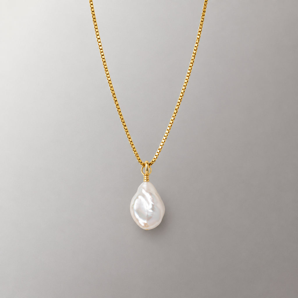 Gold Necklace With Freshwater Pearl Pendant