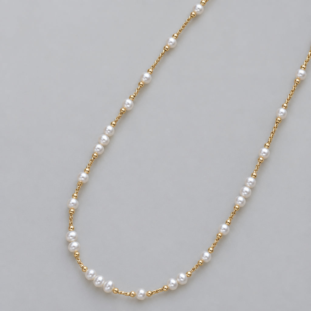 Timeless Elegance.  Handmade Freshwater Pearl Necklace.