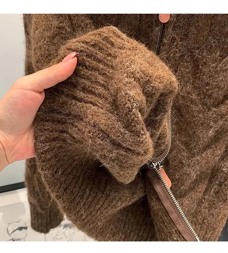 From cardigan to jacket — your versatile layer.  Thick Cardigan Retro-Style.