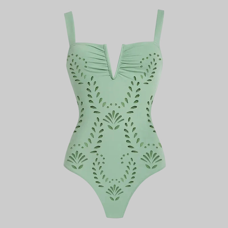 Elegant Beach Set with High‑Waist Suit and Flowing Skirt