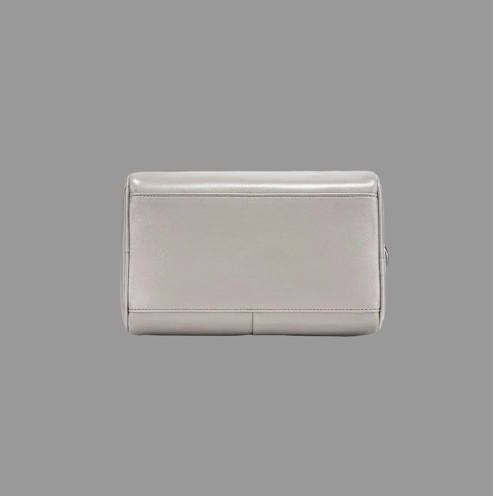 All Season Premium Leather Bag.  Large Capacity