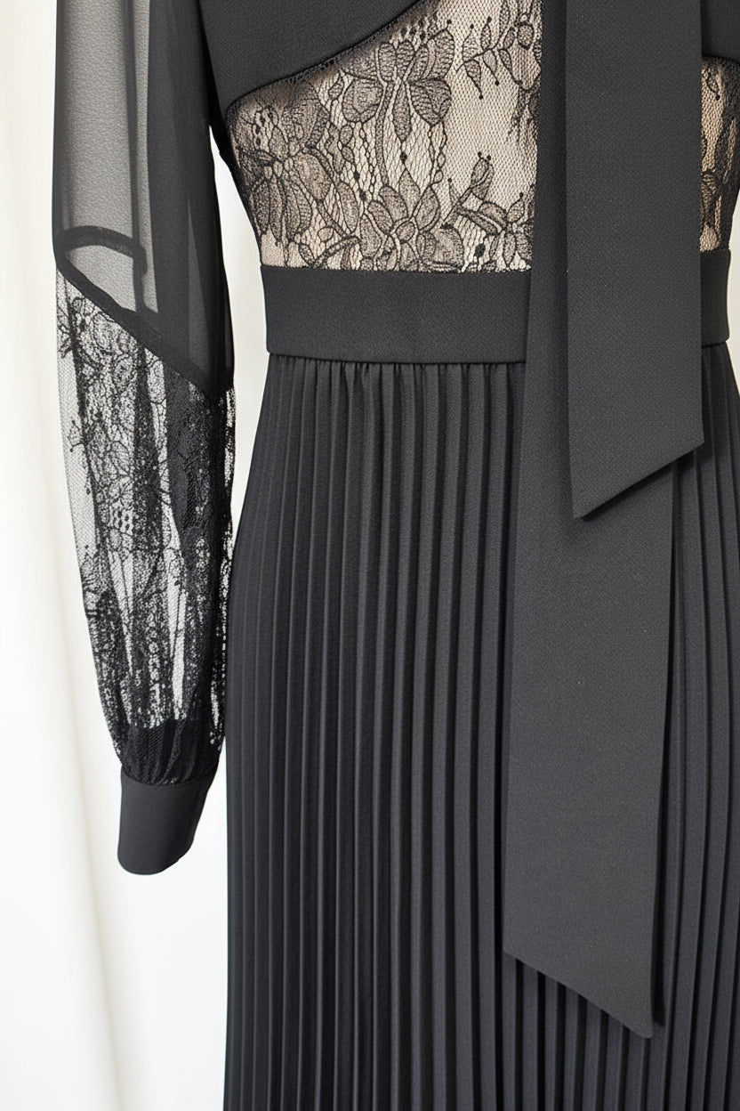 Pleated Lace Slim‑Fit Maxi Dress