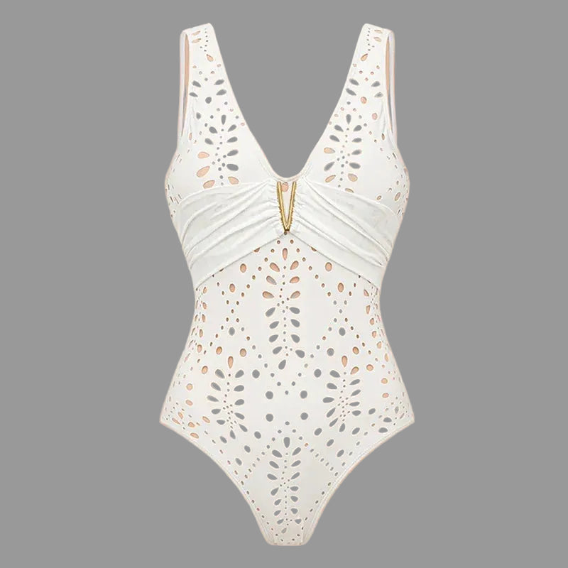 Elegant Beach Set with High‑Waist Suit and Flowing Skirt