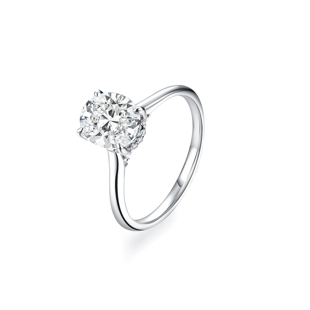 Oval‑Cut Moissanite Ring. Timeless Shine, Effortless Elegance