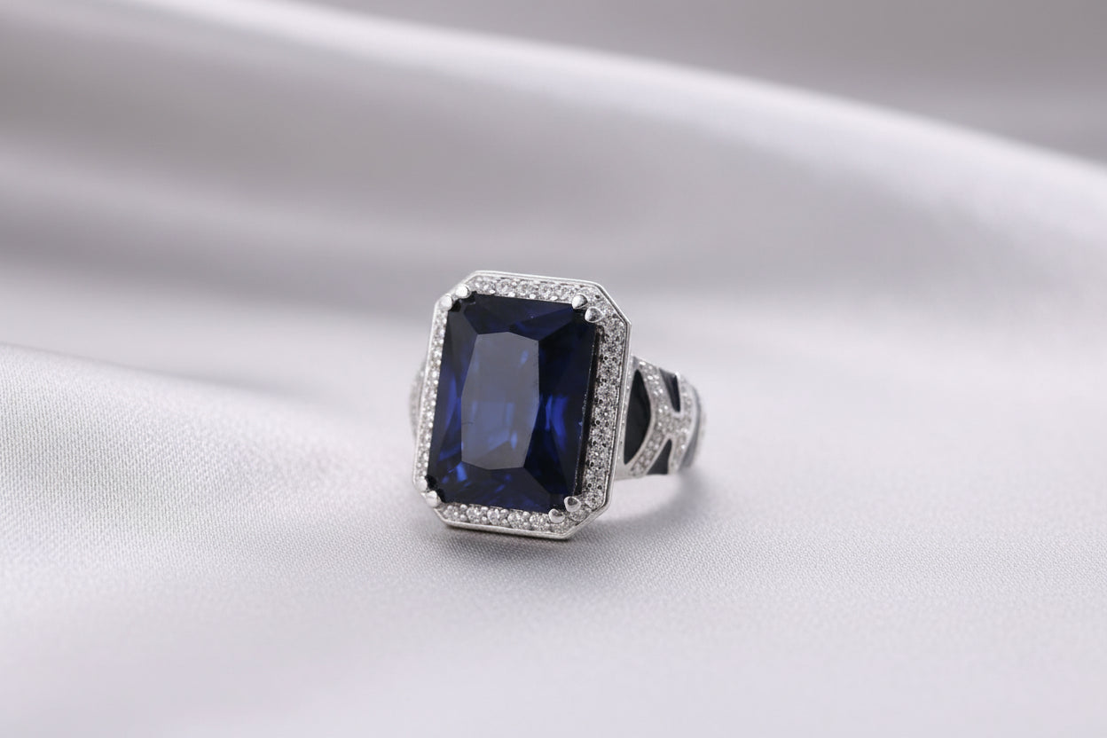 18.5 Carats of Pure Presence. Bold Color, Timeless Silver