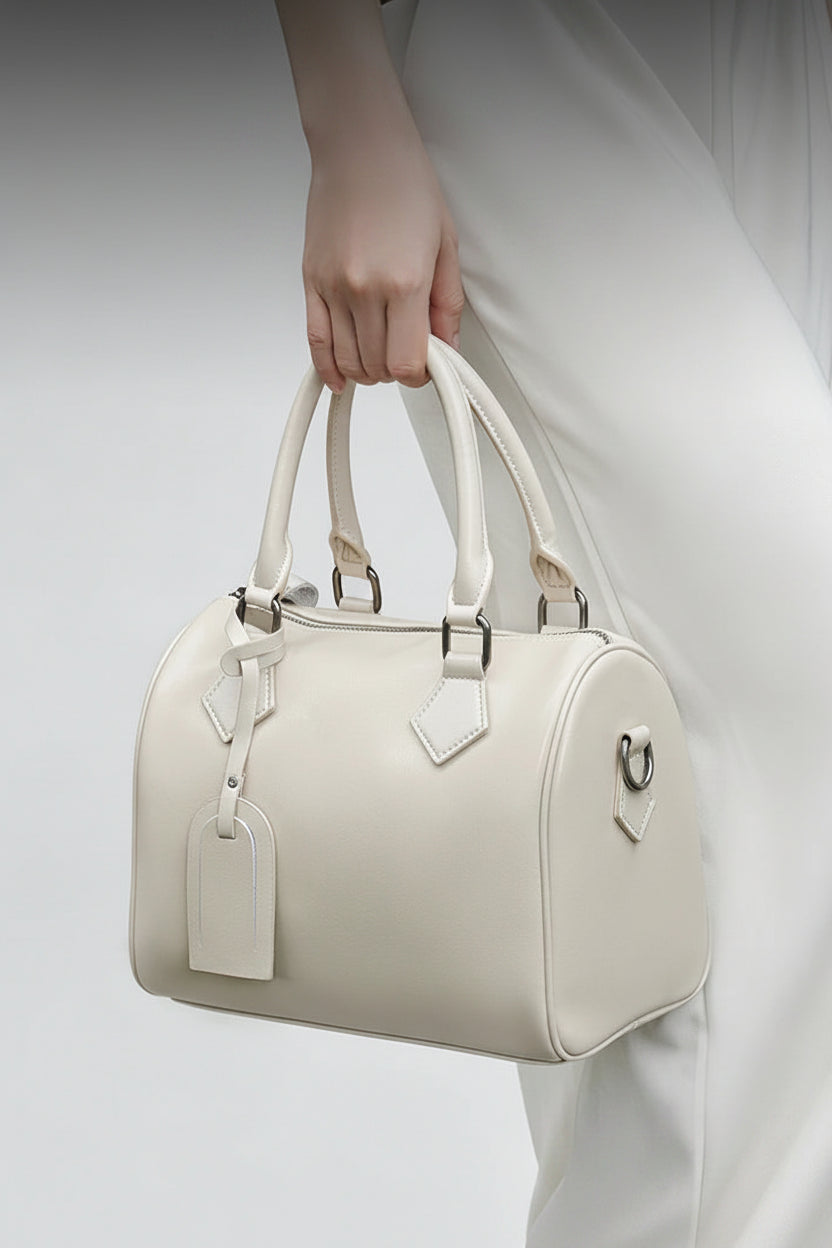 All Season Premium Leather Bag.  Large Capacity