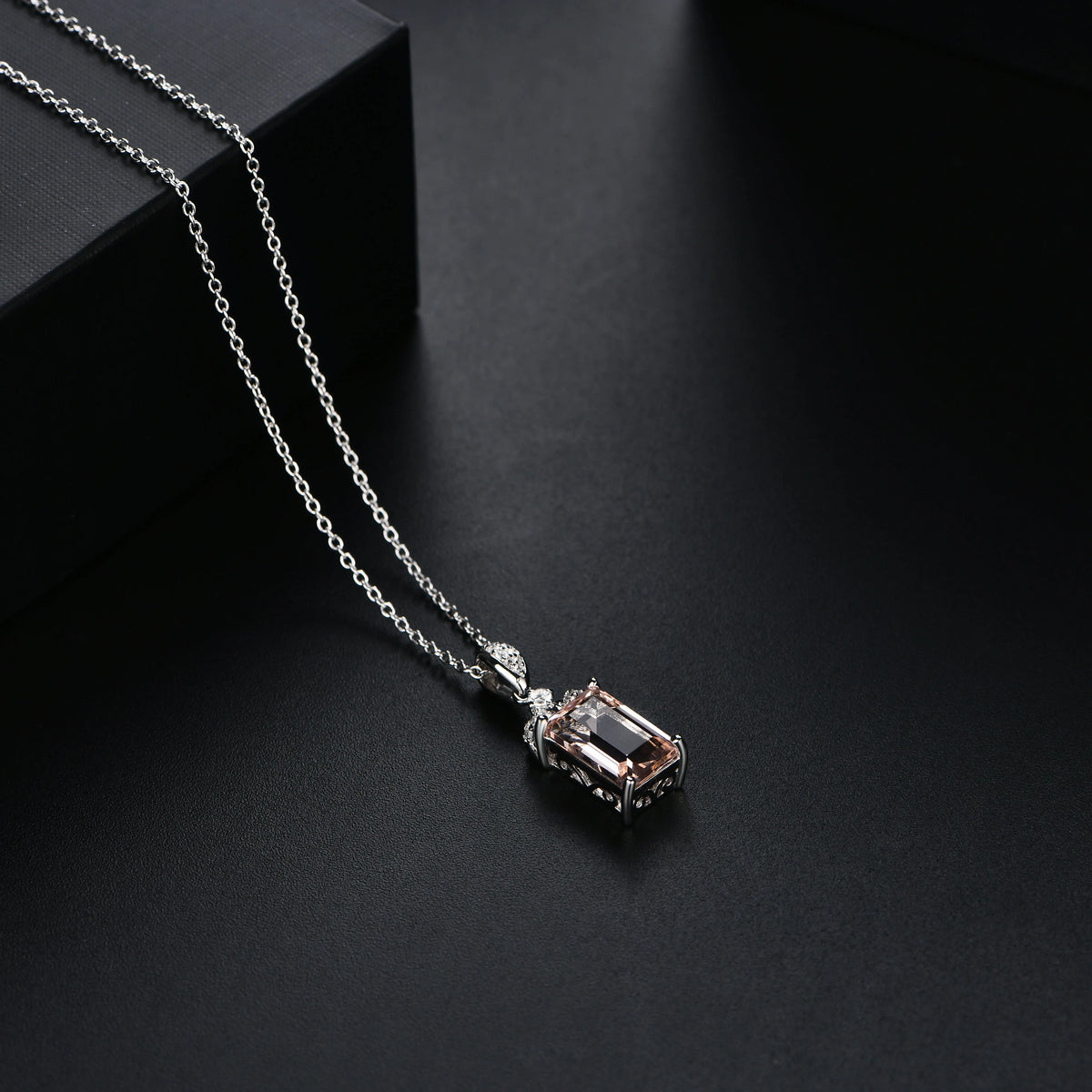3.2 carat morganite necklace,