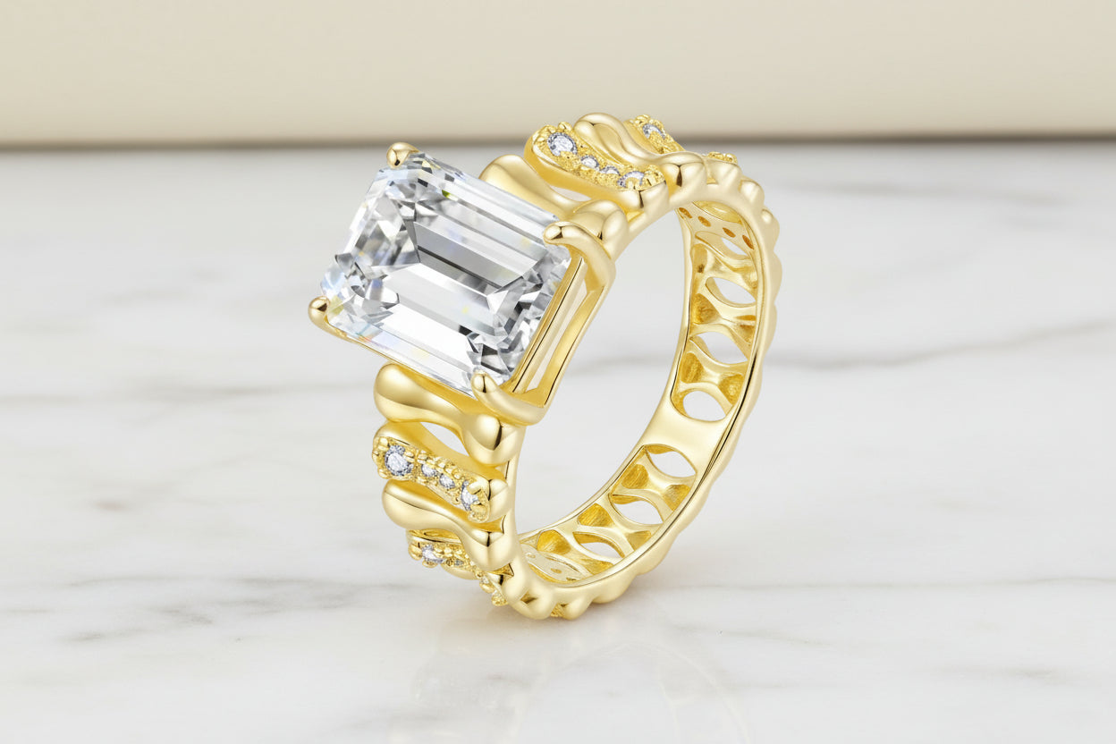 Modern Emerald‑Cut Moissanite Ring — Bold, Classic, Unapologetically Chic