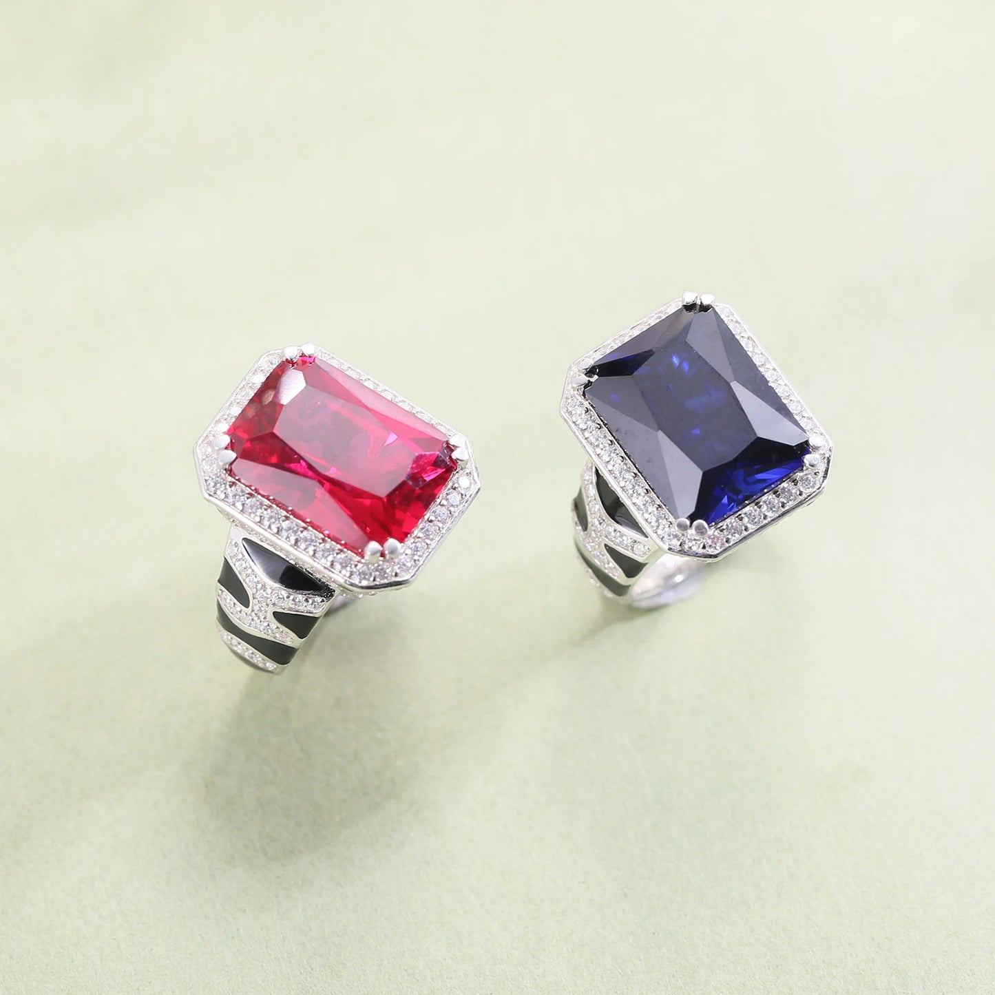 18.5 Carats of Pure Presence. Bold Color, Timeless Silver