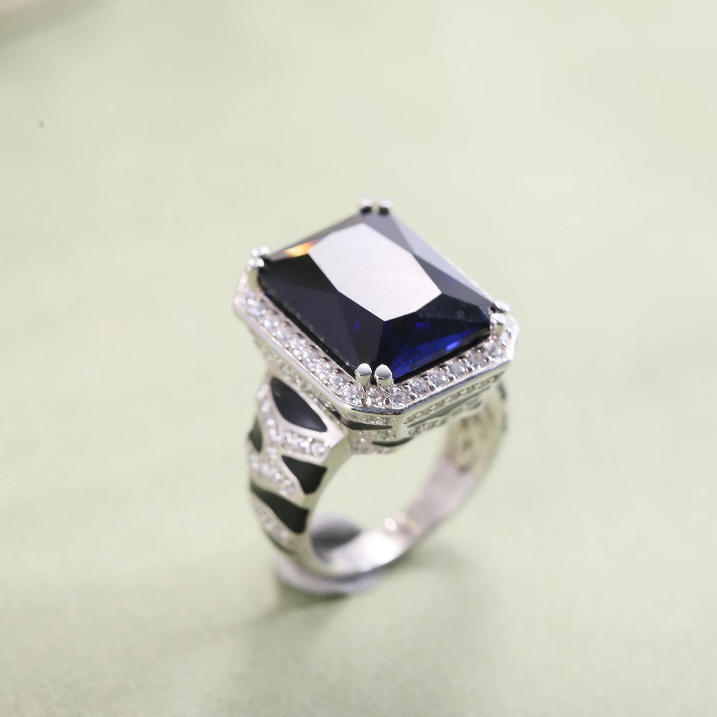 18.5 Carats of Pure Presence. Bold Color, Timeless Silver