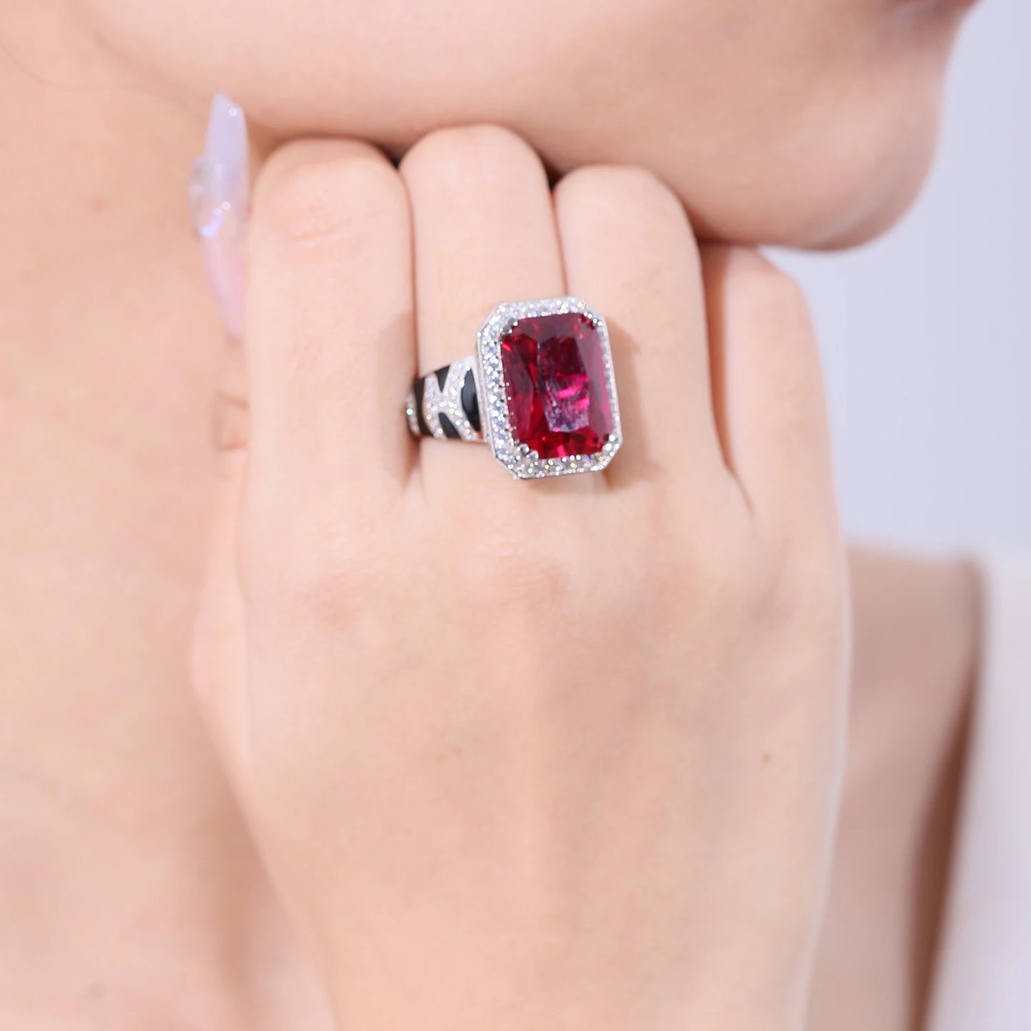 18.5 Carats of Pure Presence. Bold Color, Timeless Silver