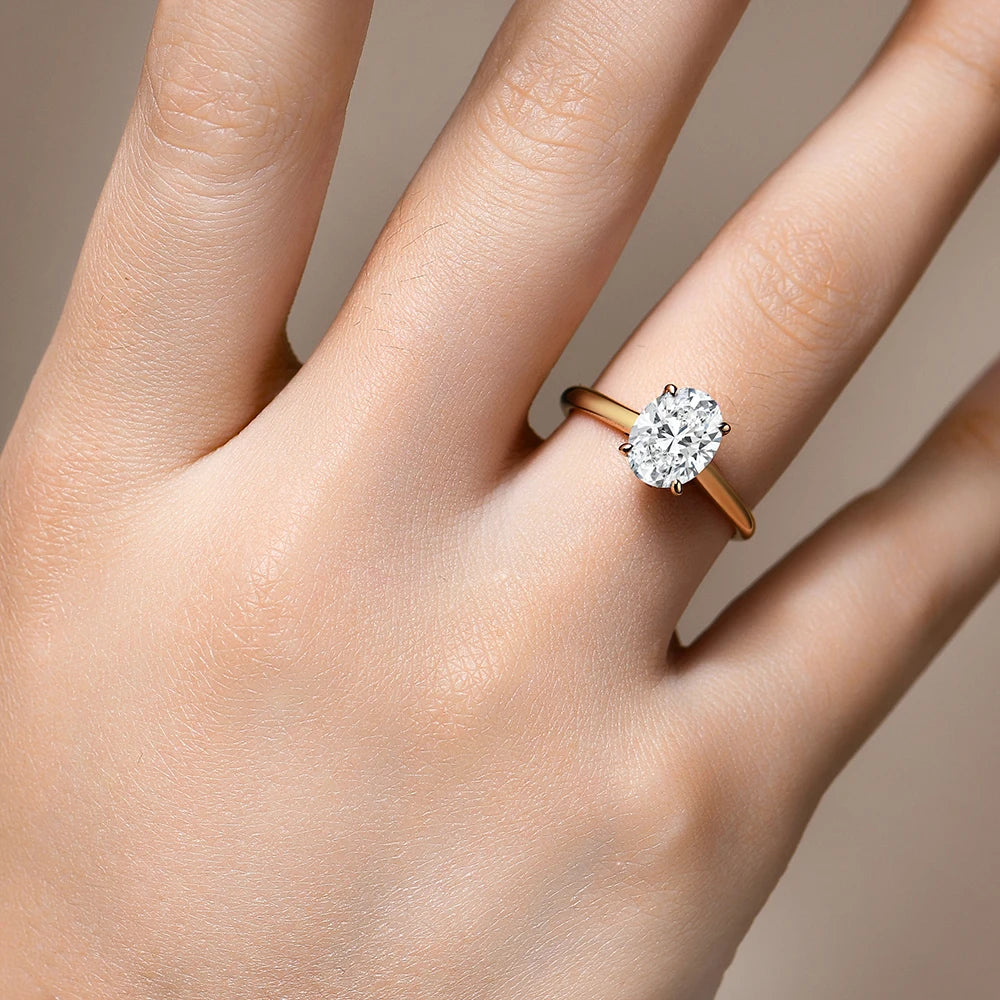Oval‑Cut Moissanite Ring. Timeless Shine, Effortless Elegance