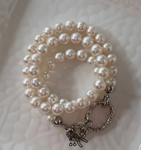 Stunning Freshwater Pearl Necklace. Classic, Simple Elegance.
